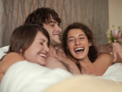 Quan hệ 3 some là gì?